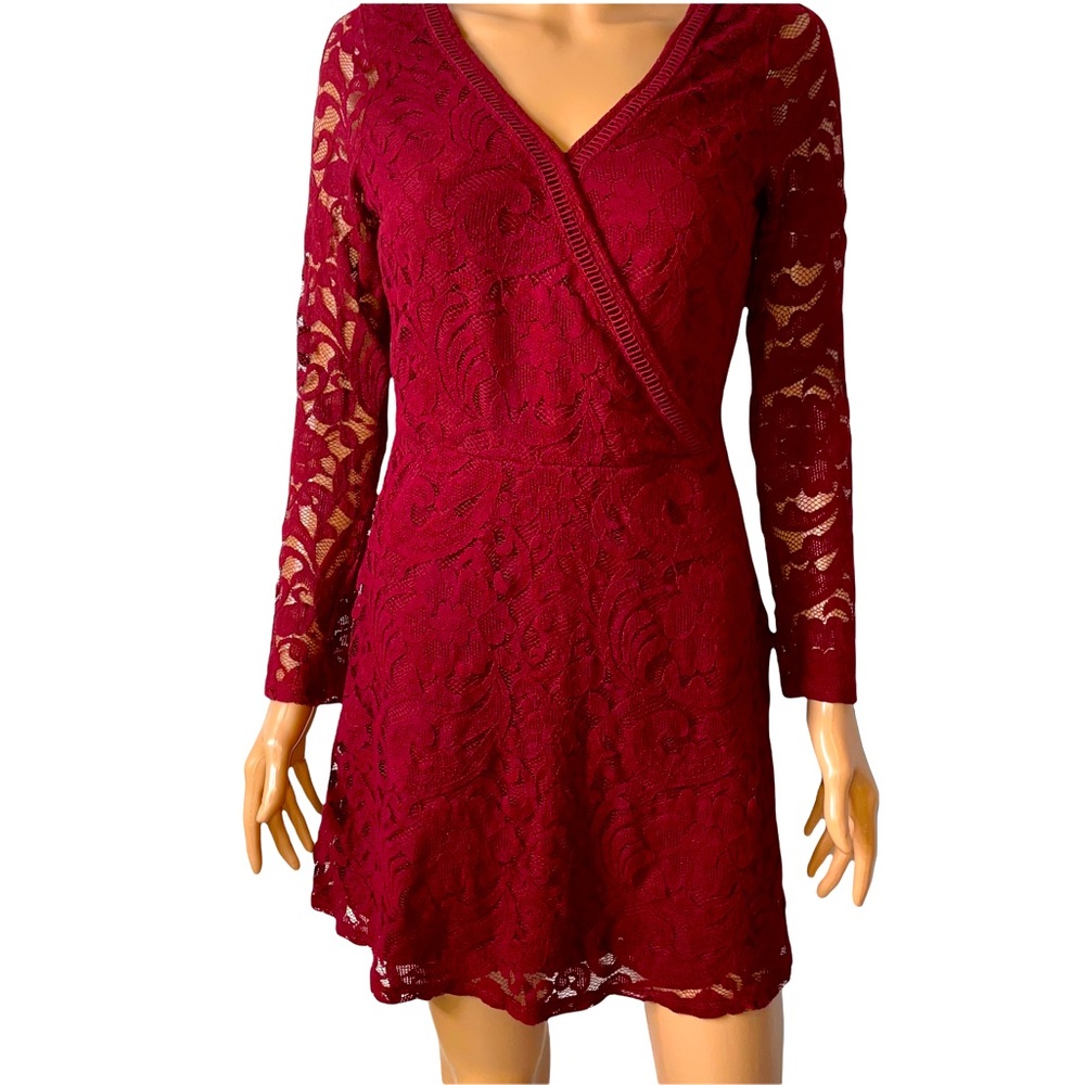 Hollister Long Sleeve Lace Cocktail Dress SZ M fit and flare maroon V neck dress